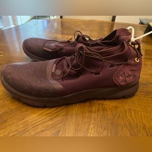 Burgundy athletic comfortable shoe